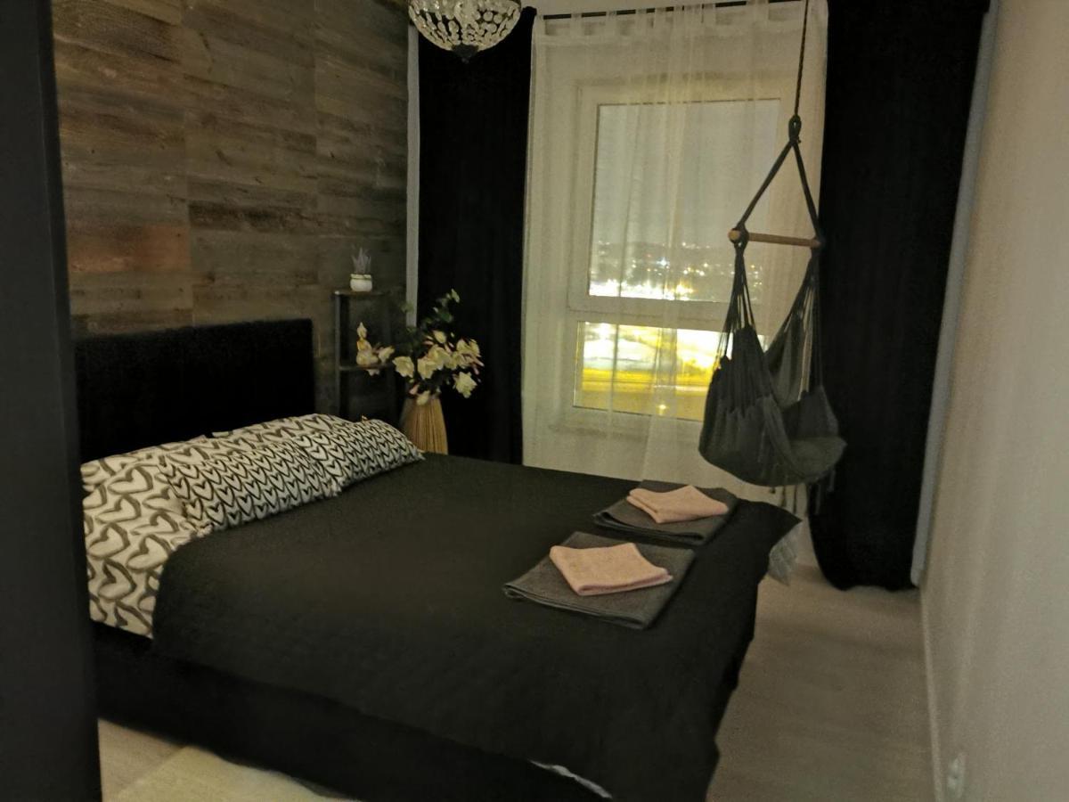 Apartament Przy Bursztynowym Stadionie Danzig Exterior foto